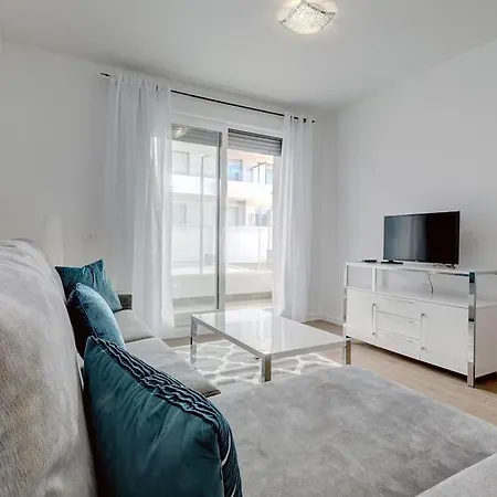 Brand New Modern Ground Floor In With Rooftop Pool And Gym Marbella