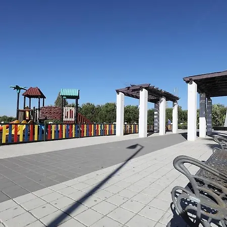 Apartmán Brand New Modern Ground Floor In With Rooftop Pool And Gym