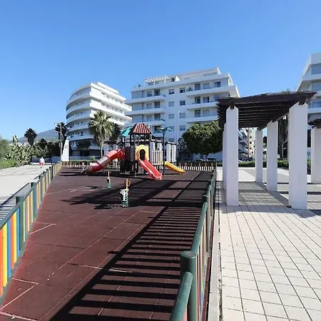 Brand New Modern Ground Floor In With Rooftop Pool And Gym *