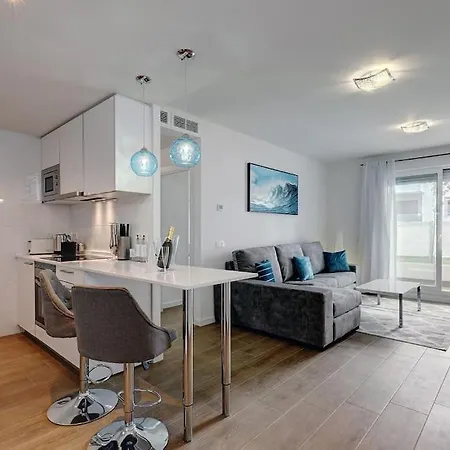 Brand New Modern Ground Floor In With Rooftop Pool And Gym Marbella